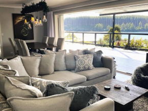 Luxury Lake House Retreat